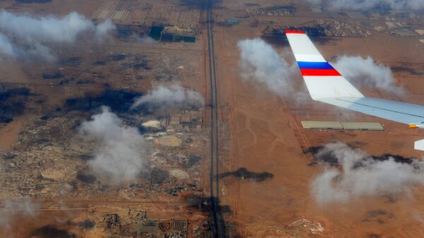 Вид из окна российского самолета на территорию Египта. Архивное фото