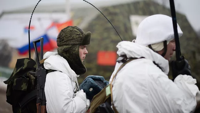 Военнослужащие на полигоне Луга в Ленинградской области. Архивное фото