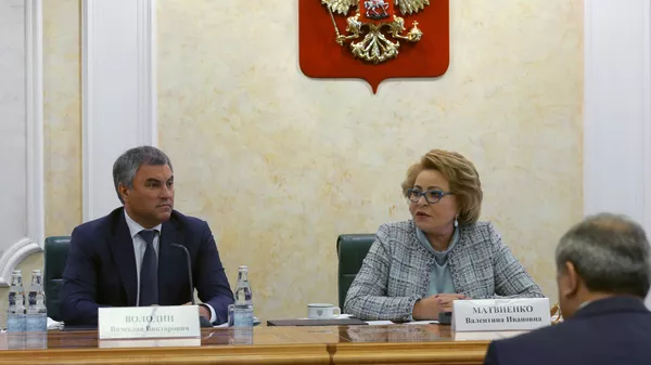 Председатель Государственной Думы РФ Вячеслав Володин и председатель Совета Федерации РФ Валентина Матвиенко на заседании организационного комитета по подготовке 137-й Ассамблеи Межпарламентского союза. 19 сентября 2017