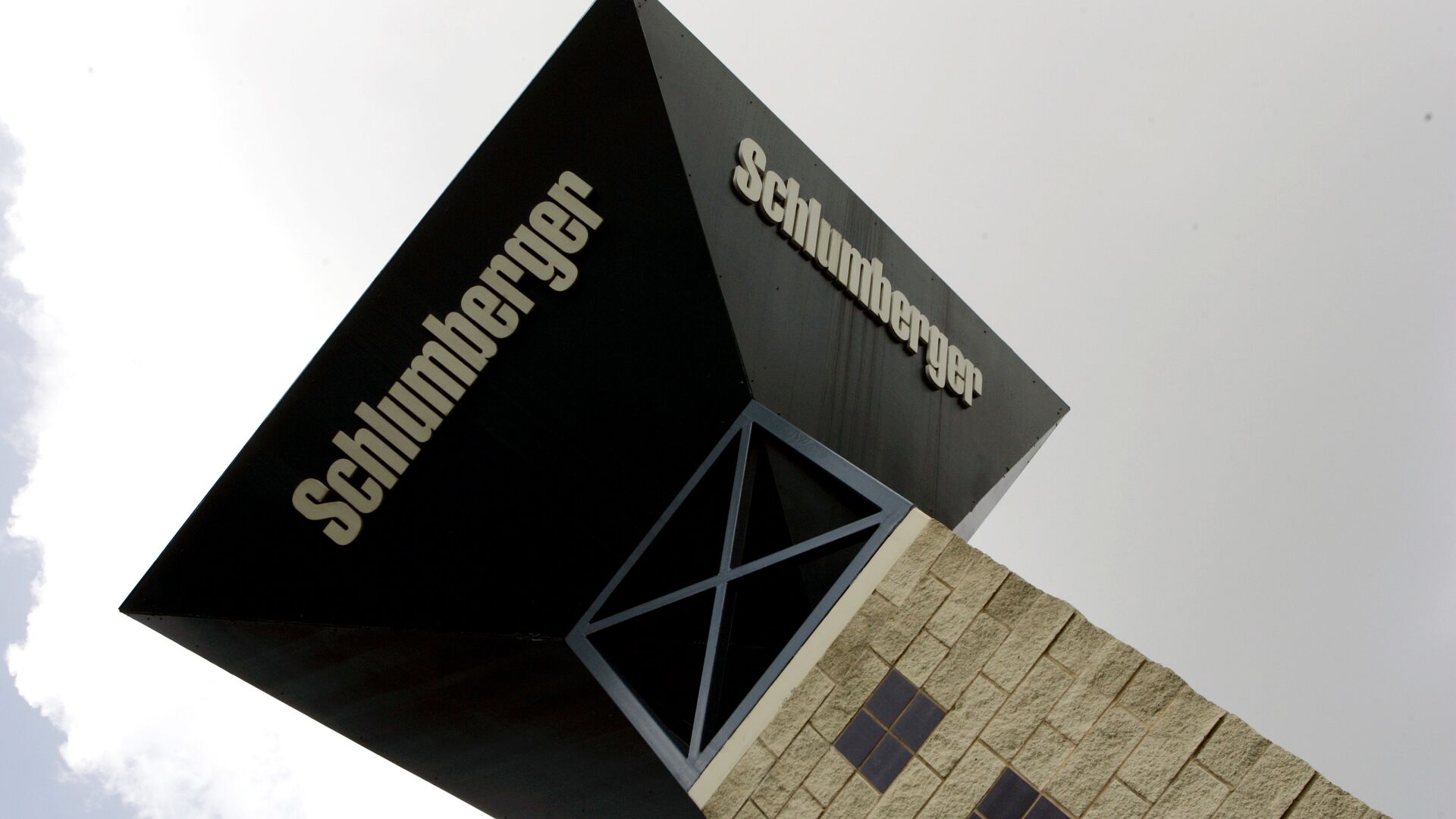 Башня компании Schlumberger - РИА Новости, 1920, 19.03.2022