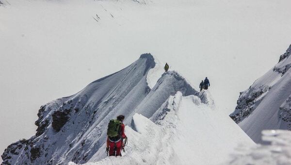Альпинисты в горах. Архивное фото