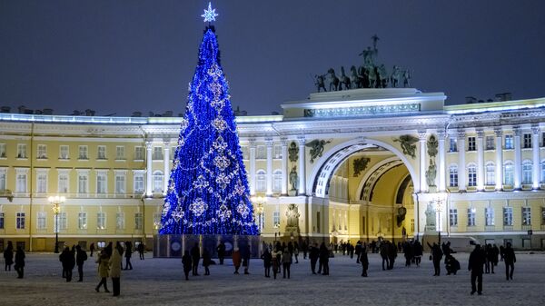Главная елка на Дворцовой площади в Санкт-Петербурге