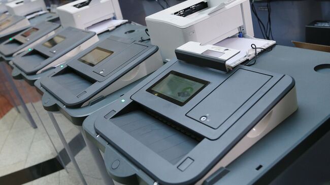 Комплексы обработки избирательных бюллетеней (КОИБ). Архивное фото