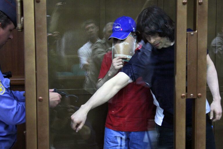 Во время предварительных слушаний в Мосгорсуде по делу участников так называемых Ореховской и Медведковской банд. Справа Алексей Шерстобитов Во время предварительных слушаний в Мосгорсуде по делу участников так называемых Ореховской и Медведковской банд. Справа Алексей Шерстобитов