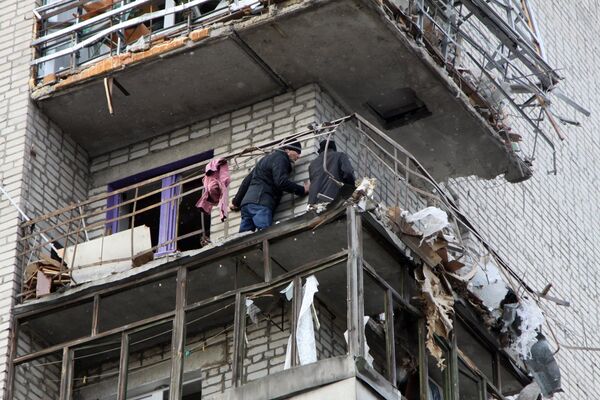 Жилой дом в городе Ясиноватая, пострадавший в результате обстрела. 21 декабря 2017