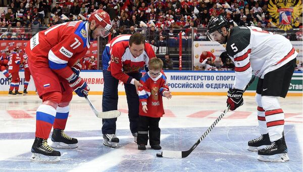 Солнечный мальчик Вася и звезды хоккея открыли матч Россия – Канада