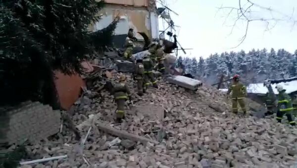 Последствия обрушения части жилого дома в городе Юрьевец Ивановской области. 22 декабря 2017