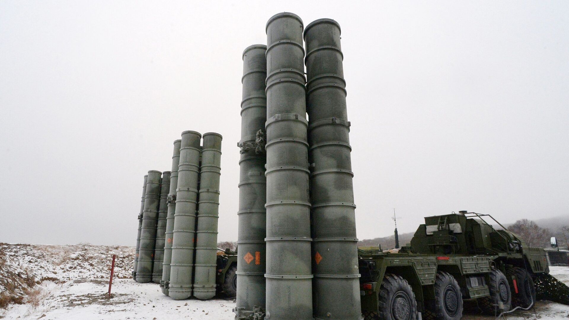 Зенитные ракетные комплексы С-400 Триумф на боевых позициях в районе Владивостока - РИА Новости, 1920, 16.02.2021