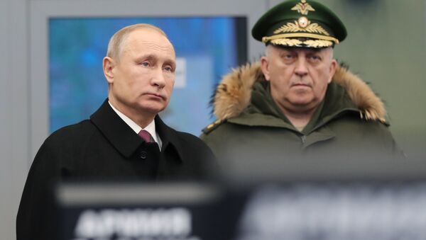 Президент РФ Владимир Путин во время посещения Военной академии РВСН имени Петра Великого