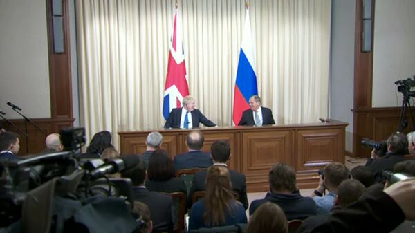 Лавров на пресс-конференции пошутил, что знает о содержимом карманов Джонсона Лавров на пресс-конференции пошутил, что знает о содержимом карманов Джонсона