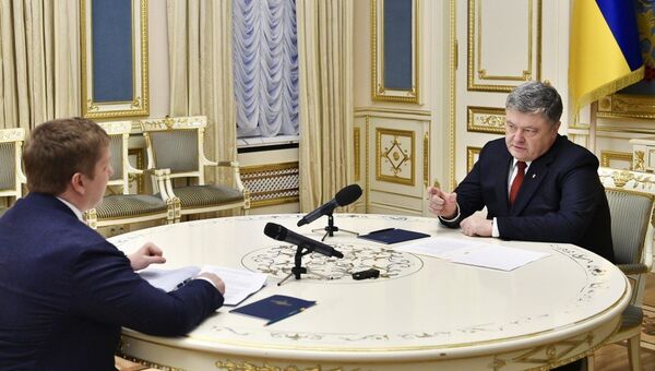 Президент Украины Петр Порошенко на встрече с главой НАК Нафтогаз Украины Андреем Коболевым. 22 декабря 2017
