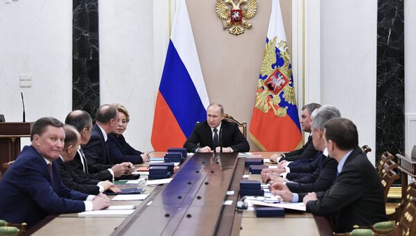 Президент РФ Владимир Путин проводит совещание с постоянными членами Совета безопасности РФ. 25 декабря 2017