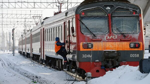 Электропоезд на станции Новосибирск-Главный Западно-Сибирской железной дороги