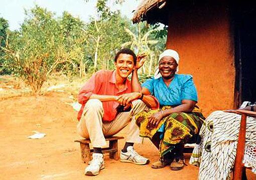 Барак Обама со своей бабушкой Барак Обама со своей бабушкой - РИА Новости, 1920, 13.09.2025