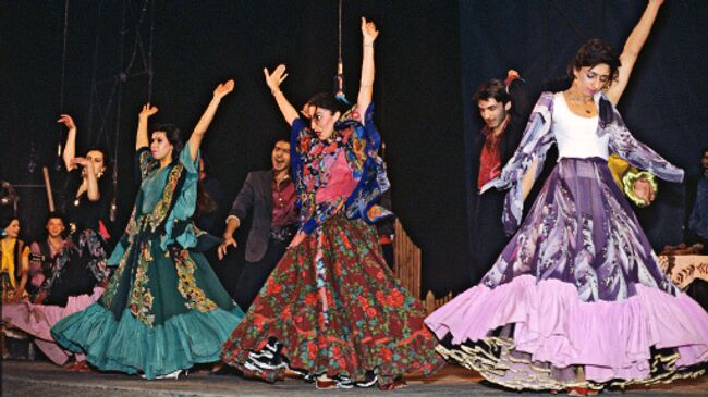 Цыганский театр Ромэн. Сцена из спектакля Грушенька