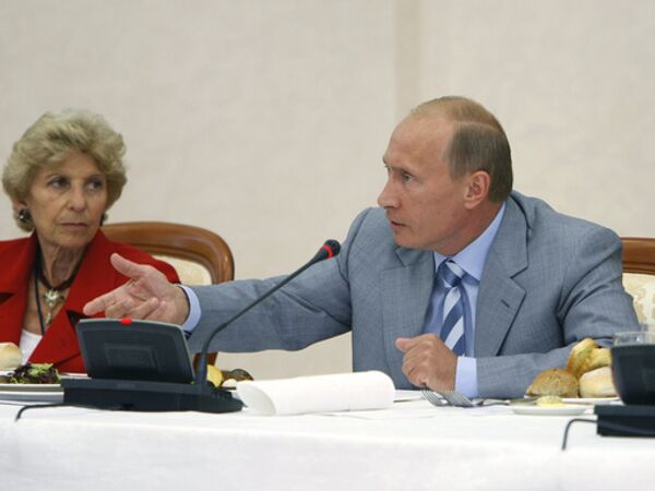 Премьер-министр РФ Владимир Путин на встрече с участниками международного дискуссионного клуба Валдай