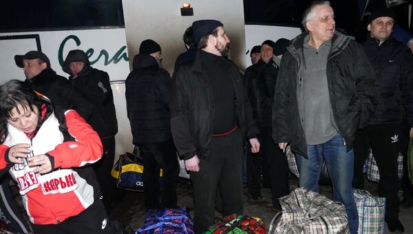 Пленные ДНР во время обмена пленными между ЛНР и ДНР и Киевом между поселками Майорск и Горловка. 27 декабря 2017