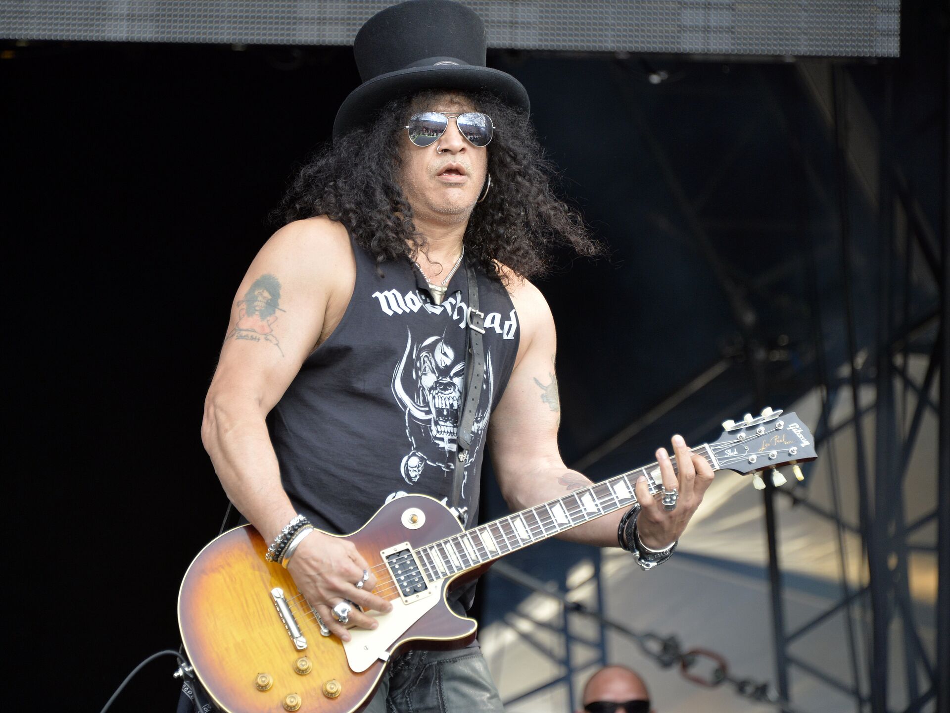Гитарист Guns N Roses пожаловался на трудности после воссоединения группы- РИА Новости, 26.10.2021
