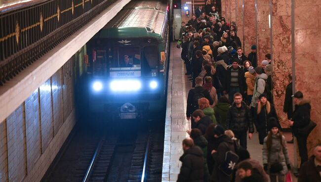 Пассажиры московского метро. Архивное фото