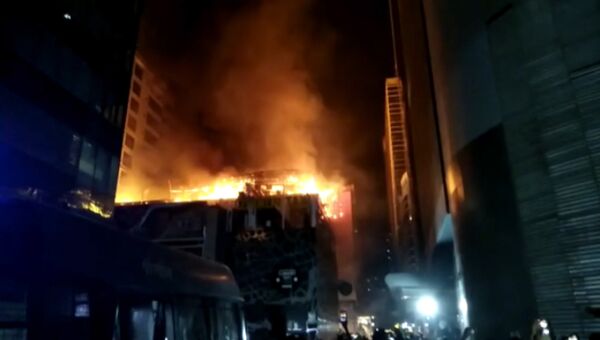 Крупный пожар в торговом центре в Мумбаи