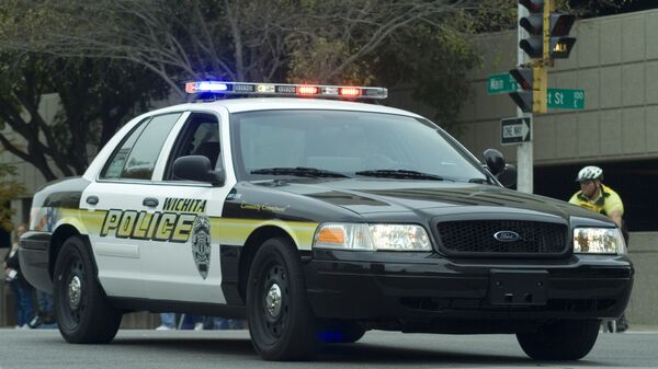 Автомобиль полиции в городе Уичита, штат Канзас, США