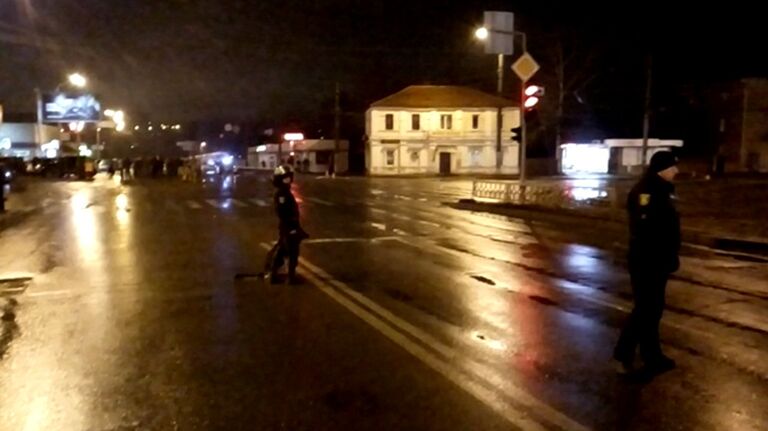 Полиция Харькова оцепила улицу у Укрпочты, где неизвестный взял заложников