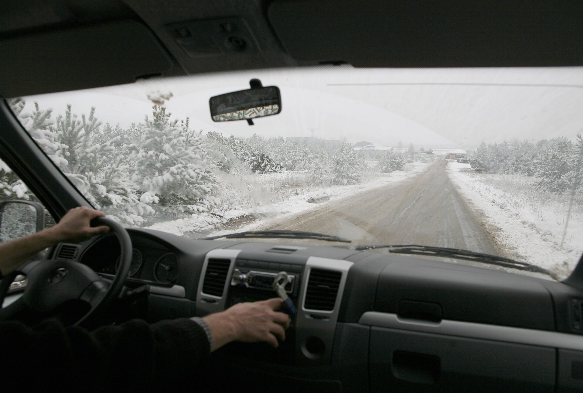 Шесть правил вождения по обледеневшим зимним дорогам