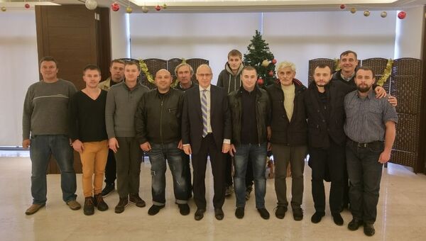 Украинские моряки с арестованного в Сирии судна прибыли в посольство Украины в Ливане. 5 января 2018