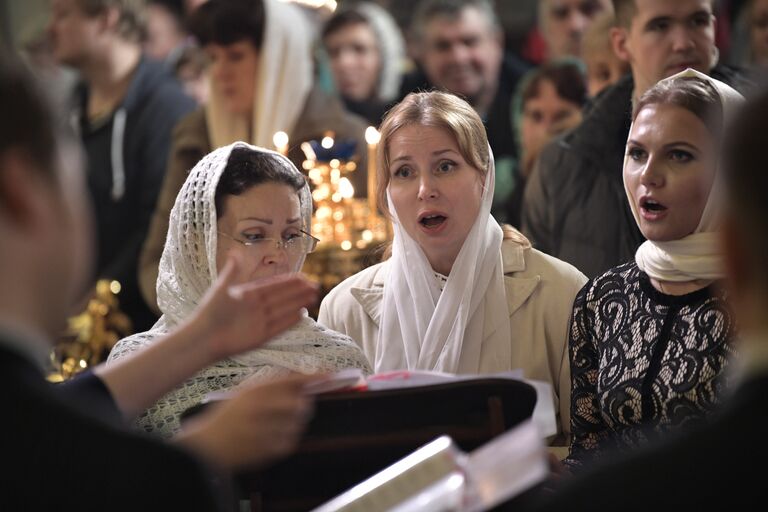 Рождественское богослужение в церкви Святых и Праведных Симеона Богоприимца и Анны Пророчицы в Санкт-Петербурге.