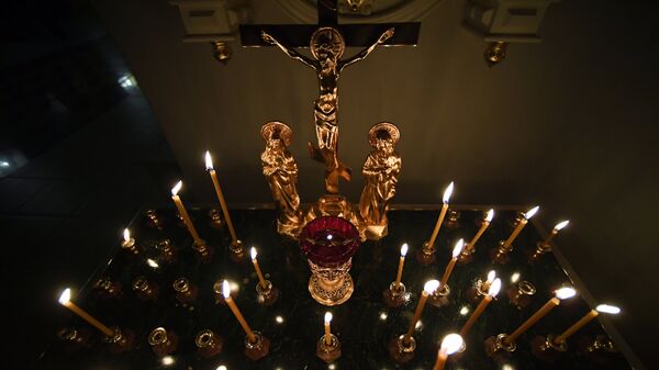 Свечи в храме Сошествия Святого Духа в Казани
