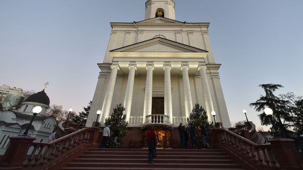 Александро-Невский кафедральный собор в Симферополе накануне праздника Рождества Христова