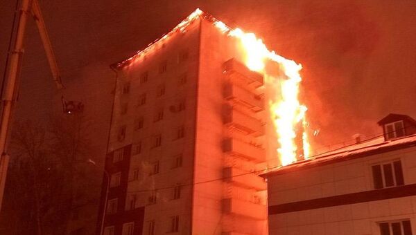 Пожар в доме на улице Олимпийская в Тюмени