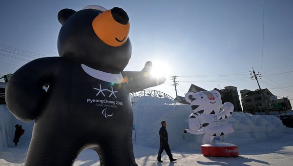 Талисманы зимних Олимпийских игр 2018 и зимних Паралимпийских игр 2018 в Пхенчхане. Архивное фото