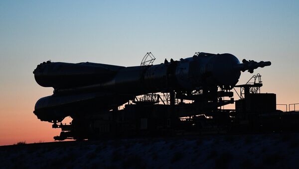 Вывоз ракеты-носителя Союз-ФГ с транспортным пилотируемым кораблем Союз МС-07 на стартовую площадку космодрома Байконур. Архивное фото
