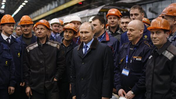 Президент РФ Владимир Путин во время встречи с рабочими Тверского вагоностроительного завода. 10 января 2018