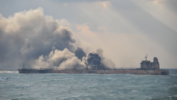 Пожар на нефтяном танкере Sanchi у берегов Китая. 10 января 2018