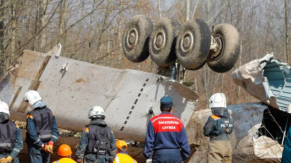 На месте крушения польского правительственного самолета Ту-154 под Смоленском