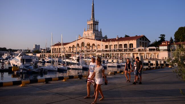 Вид на здание Морского вокзала в Сочи. Архивное фото