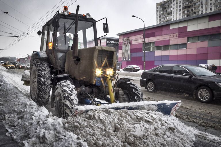 Уборка снега в Москве