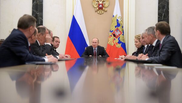 Владимир Путин проводит совещание с постоянными членами Совета безопасности РФ. 12 января 2018