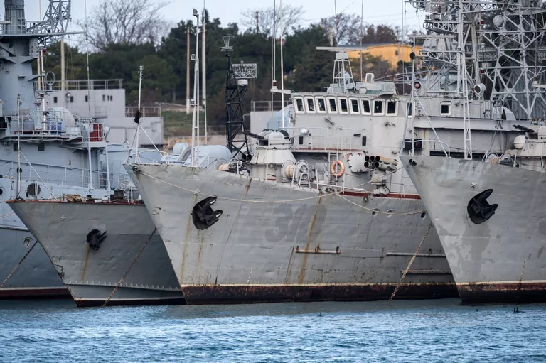 Корабли, которые ранее входили в состав военно-морских сил Украины, в бухте Севастополя. 13 января 2017 Корабли, которые ранее входили в состав военно-морских сил Украины, в бухте Севастополя. 13 января 2017