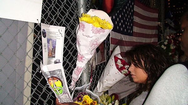 К 7-й годовщине на месте трагедии появились флаги США с именами всех погибших 9/11