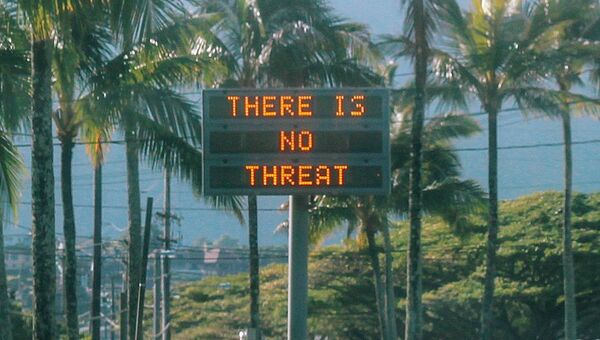 Сообщение Нет угрозы на электронном табло на острове Оаху, Гавайи