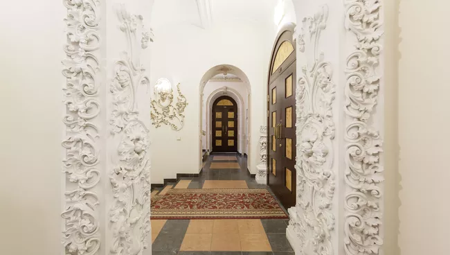 Палаты и модерн: какие исторические дома можно купить в Москве