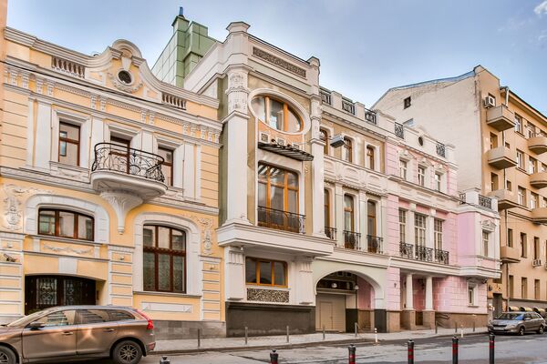 Палаты и модерн: какие исторические дома можно купить в Москве