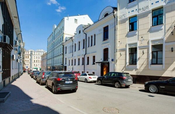 Палаты и модерн: какие исторические дома можно купить в Москве