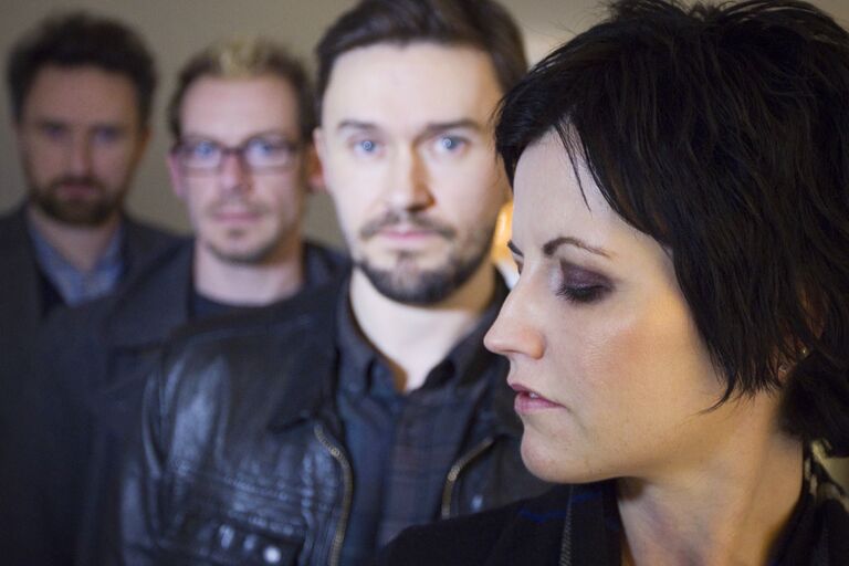 Долорес О'Риордан в составе группы The Cranberries