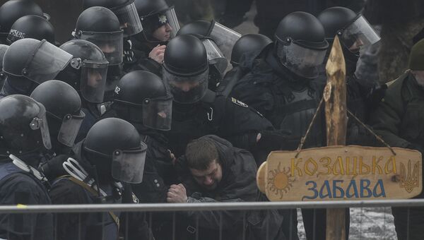 Cтолкновение между митингующими и полицией у здания Верховной рады Украины, Киев. 16 января 2018