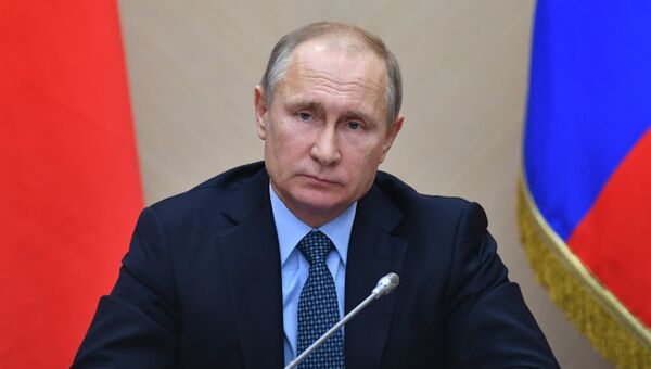 Президент РФ Владимир Путин на совещании с членами правительства РФ. 16 января 2018