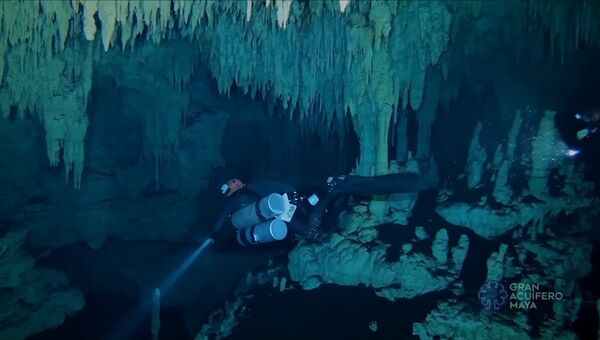 Самая большая в мире затопленная пещера. Подводная съемка